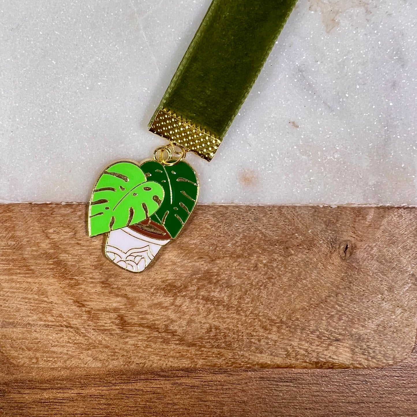 Green Velvet Clasp Bookmark