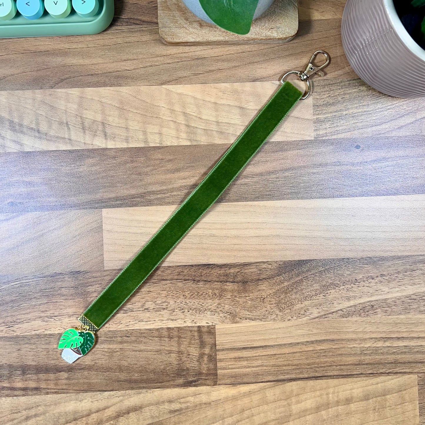 Green Velvet Clasp Bookmark